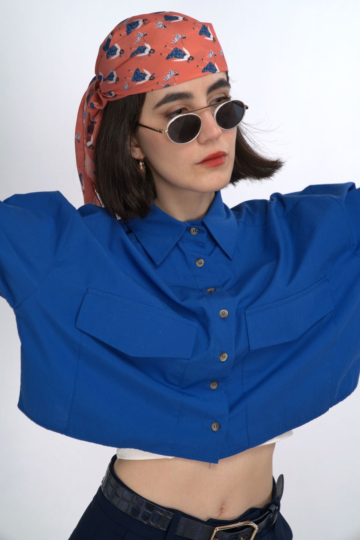 Saks Mavisi Crop Kesim Cepli Gömlek